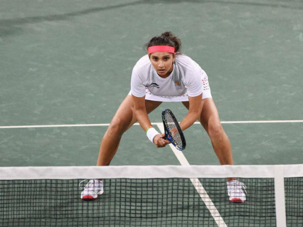 இந்தியில் பேச மறுத்தார் 