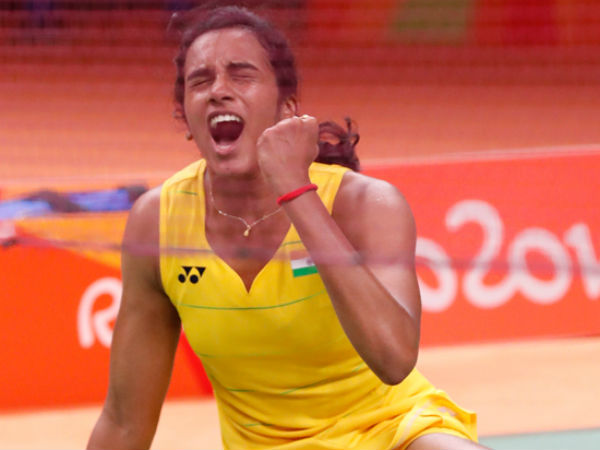  ஷோபா டேவுக்கு எதிர்ப்பு 