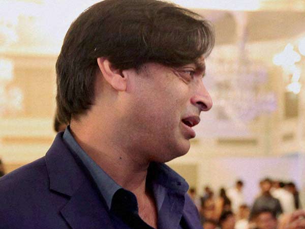 444 விக்கெட் வீழ்த்திய அசகாய சூரர்