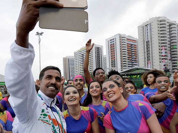 Indians look upbeat at Welcome Ceremony at Olympic Village