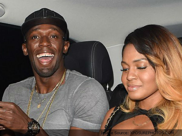 பெண்களுடன் கும்மாளம் 