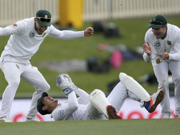 அடுத்தடுத்து தொந்தரவு செய்கிறார்கள் 