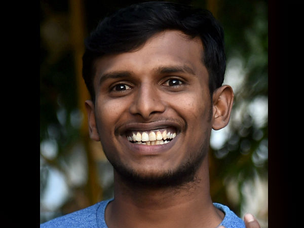 டென்னிஸ் பந்து வீரர்