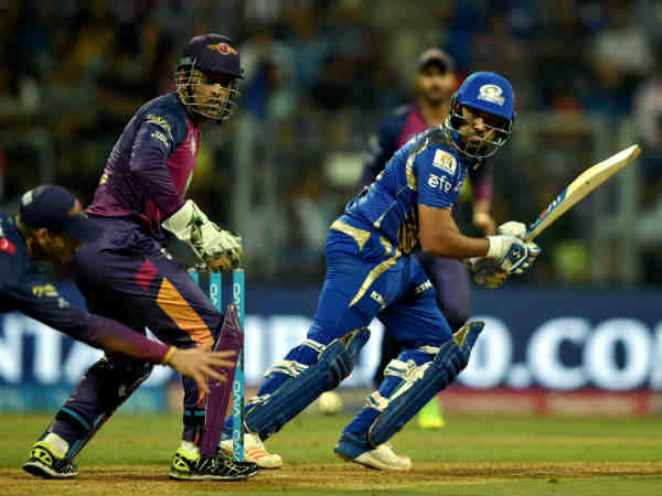 ஆப்சைடில் போன பந்து 