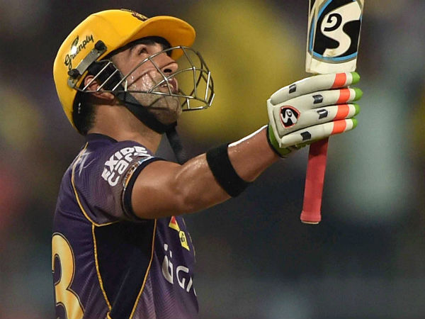 கம்பீரும் வெளியேறினார் 