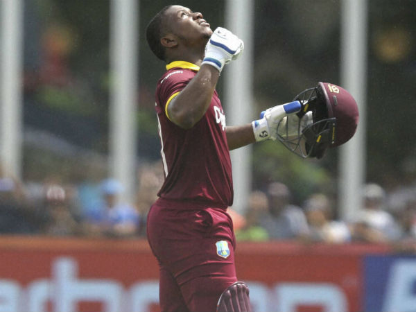 சதம் கடந்த லீவிஸ் 