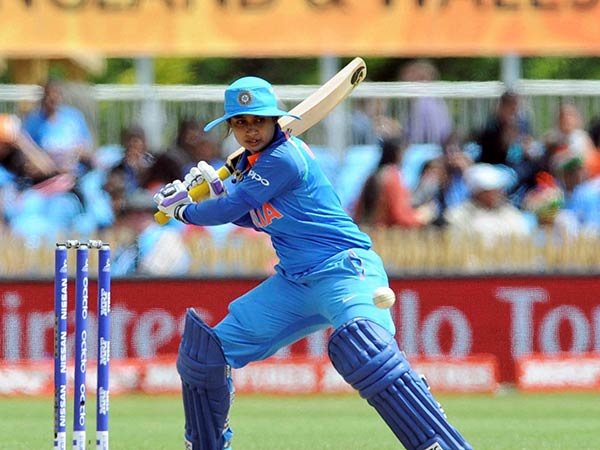 மித்தாலிராஜ் அபாரம்