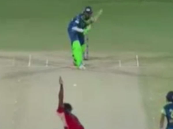 3வது முறையாக 100 ரன்கள் 