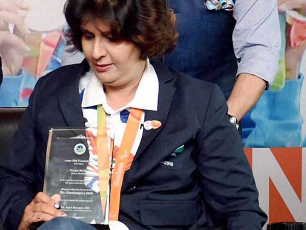 செதுக்கிக் கொண்ட தீபா