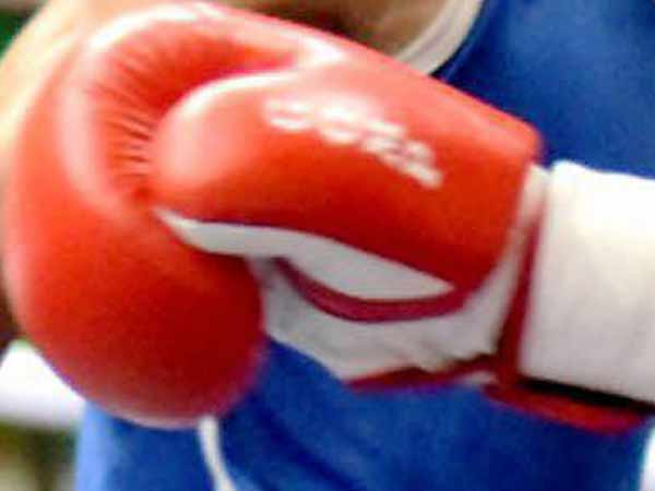  வீரர்களை தூக்கியெறியும் சமூகம் 