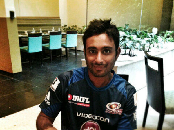 மீடியாக்களுக்கு வெளியீடு 