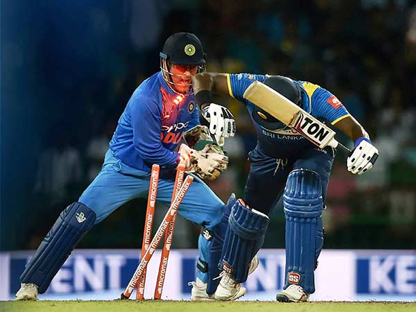 சாதனைகள்