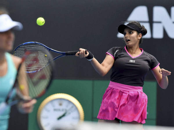 சானியா ஜோடி முன்னிலை