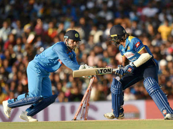 Mahindra Dhoni records 100 stumpings in ODI Mahindra Dhoni records 100 stumpings in ODI