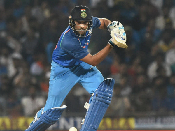 ரோகித் சர்மா 125 ரன்கள் குவிப்பு 