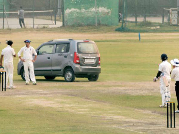  எப்படி உள்ளே வந்தார் 