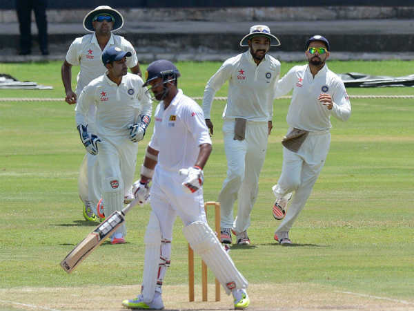 மழை குறுக்கிட்ட முதல் நாள் 