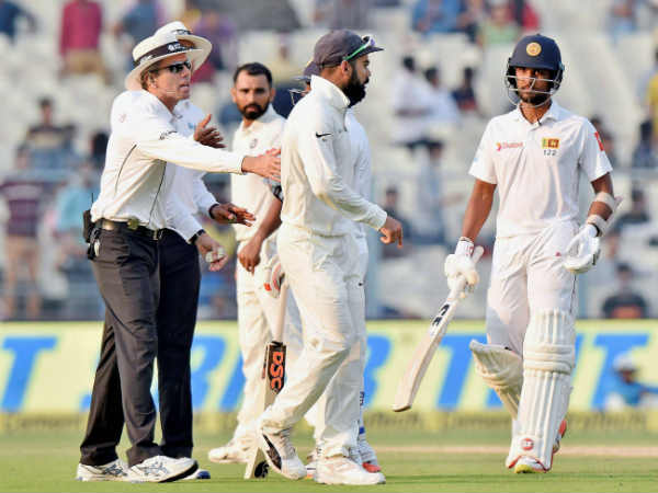 மளமள விக்கெட்டுகள் 