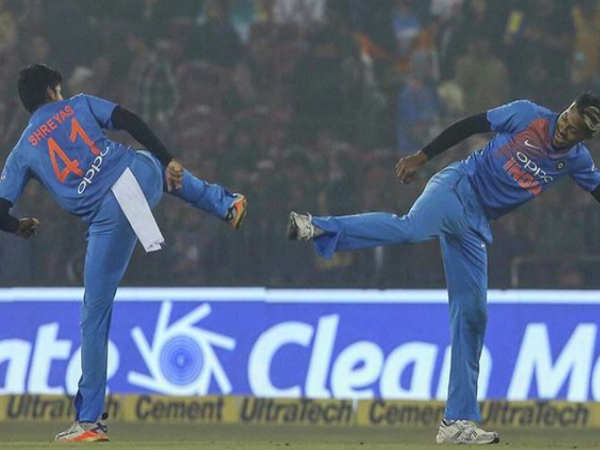 ஆல் ரவுண்டர் பாண்டியா 