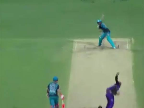 யார் மோதிய போட்டி 