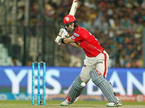 அதிரடி மேக்ஸ்வெல் 