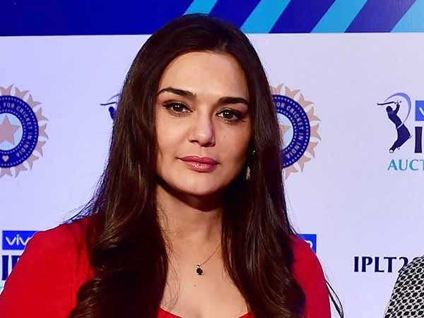 ஆட்டம் இருக்கு 