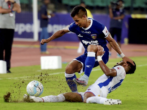 முன்னாள் சாம்பியன்கள் மோதல்