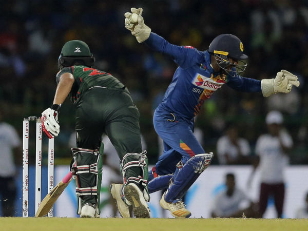 இலங்கை மோசம் 