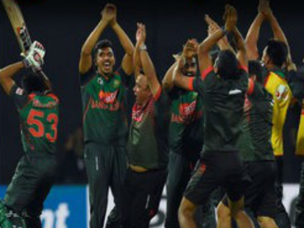 அடங்கிய பாம்பு டான்ஸ்