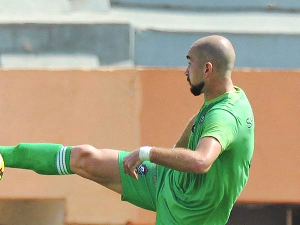 அபியும், டோணியும்