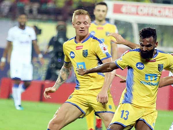 சச்சின் அணி முன்னேறுமா