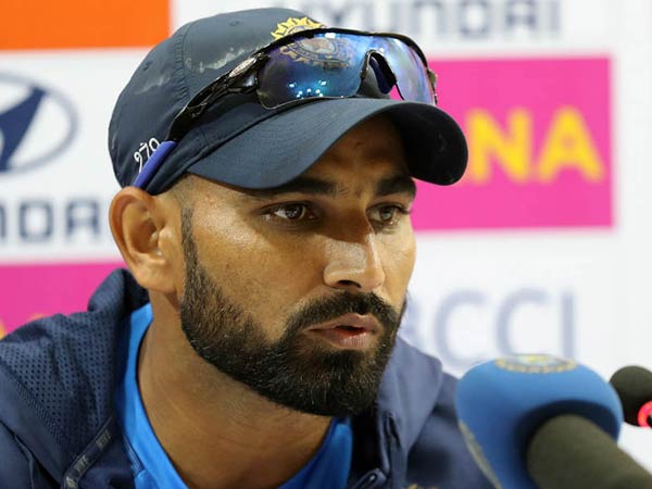 துபாய் சென்றார் 