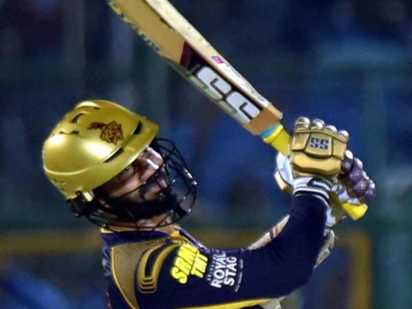 கேப்டன் தினேஷ் கார்த்திக் 