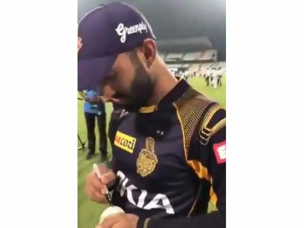 தினேஷ் கார்த்திக் காமெடி 