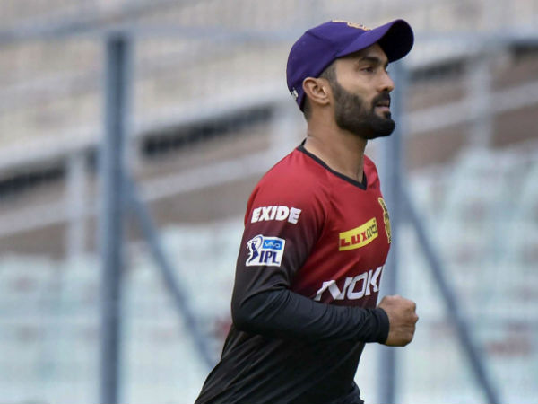 டாஸை வென்றார் தினேஷ் 