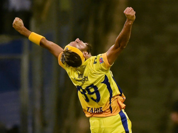 அபார பந்துவீச்சு 