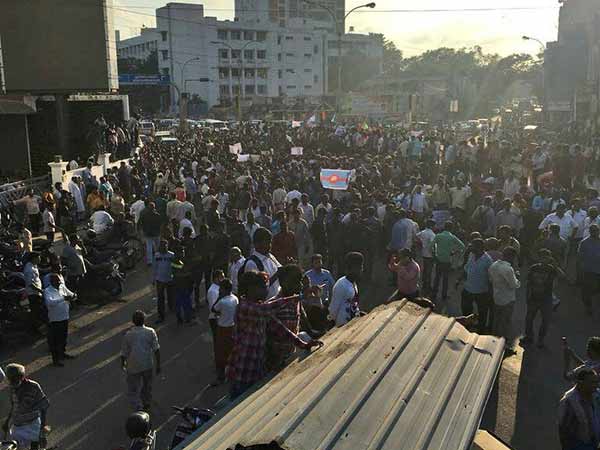 பெரிய அளவில் நடந்தது 