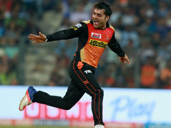 கவனம் ஈர்த்தார் 