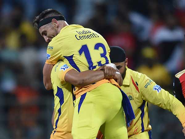 விசில் போடுங்க 