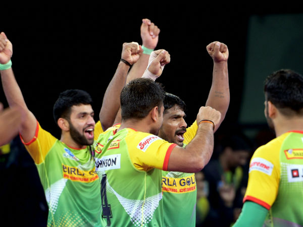 முதல் வீரர் 