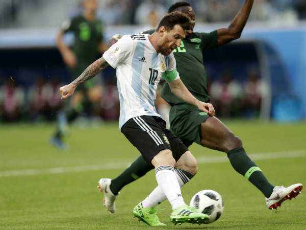 உணர்ச்சிவசப்பட்ட மாரடோனா 