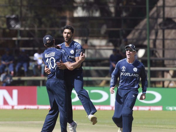 முதலில் பேட்டிங் 