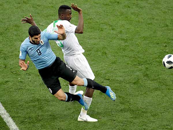 ரஷ்யா உருகுவே முன்னேறியது 