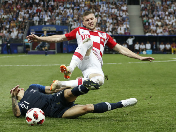 கோல் அடித்தார் 