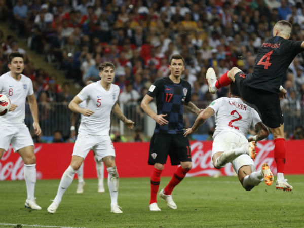 முதல் கோல் அடித்தது 