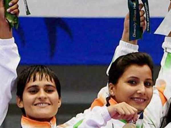 மகளிர் பிரிவில் யார் யார் 