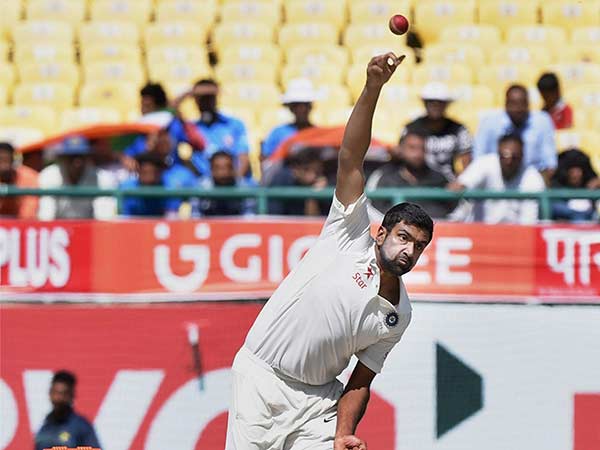 அஸ்வின் : 