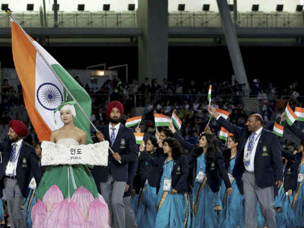 பிரம்மாண்ட மேடை 