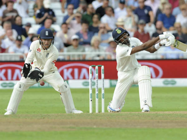 பந்துவீச்சை சமாளிக்க வேண்டும் 