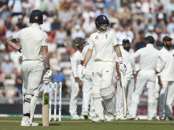 இங்கிலாந்து இரண்டாம் இன்னிங்க்ஸ் 